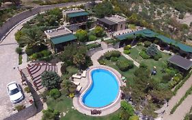 Ada Bacchus Hotel